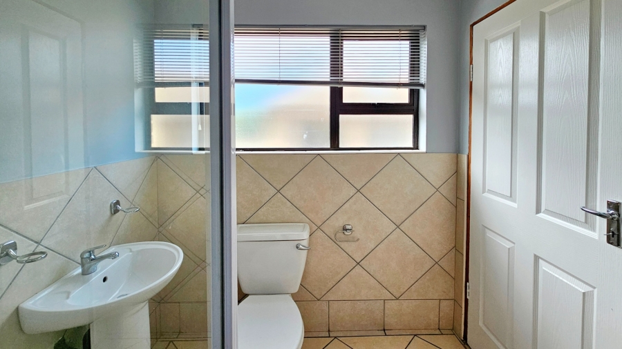 3 Bedroom Property for Sale in Langenhovenpark Free State